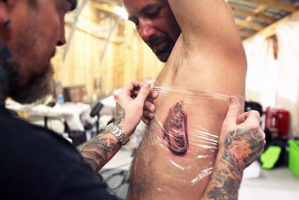 Hướng-dẫn-chăm-sóc-hình-xăm 1